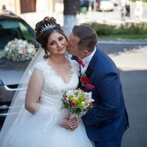 Meet your Posher, Claudia